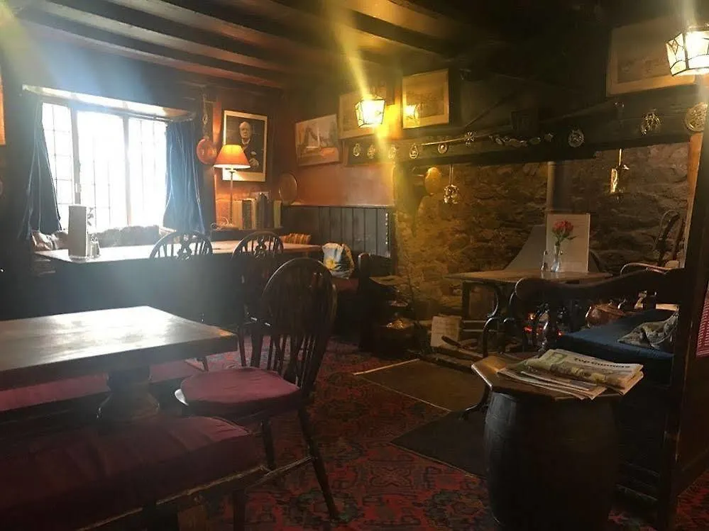 Отель The Nobody Inn Christow